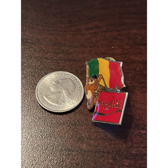 Vintage 1988 Seoul Olympics Coca Cola Hodori Tiger Mali Flag‎ Lapel Pin - Picture 2 of 3